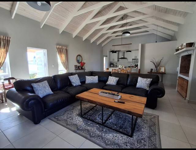 3 BEDROOM HOUSE FOR SALE IN BRITANNIA BAY